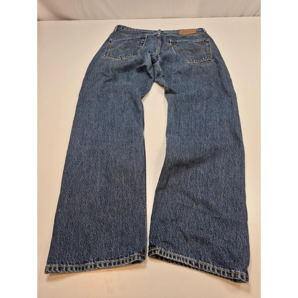 Levis 551 Z Premium Jeans Mens 34x32 Blue Straight Leg Relaxed Denim Medium Wash